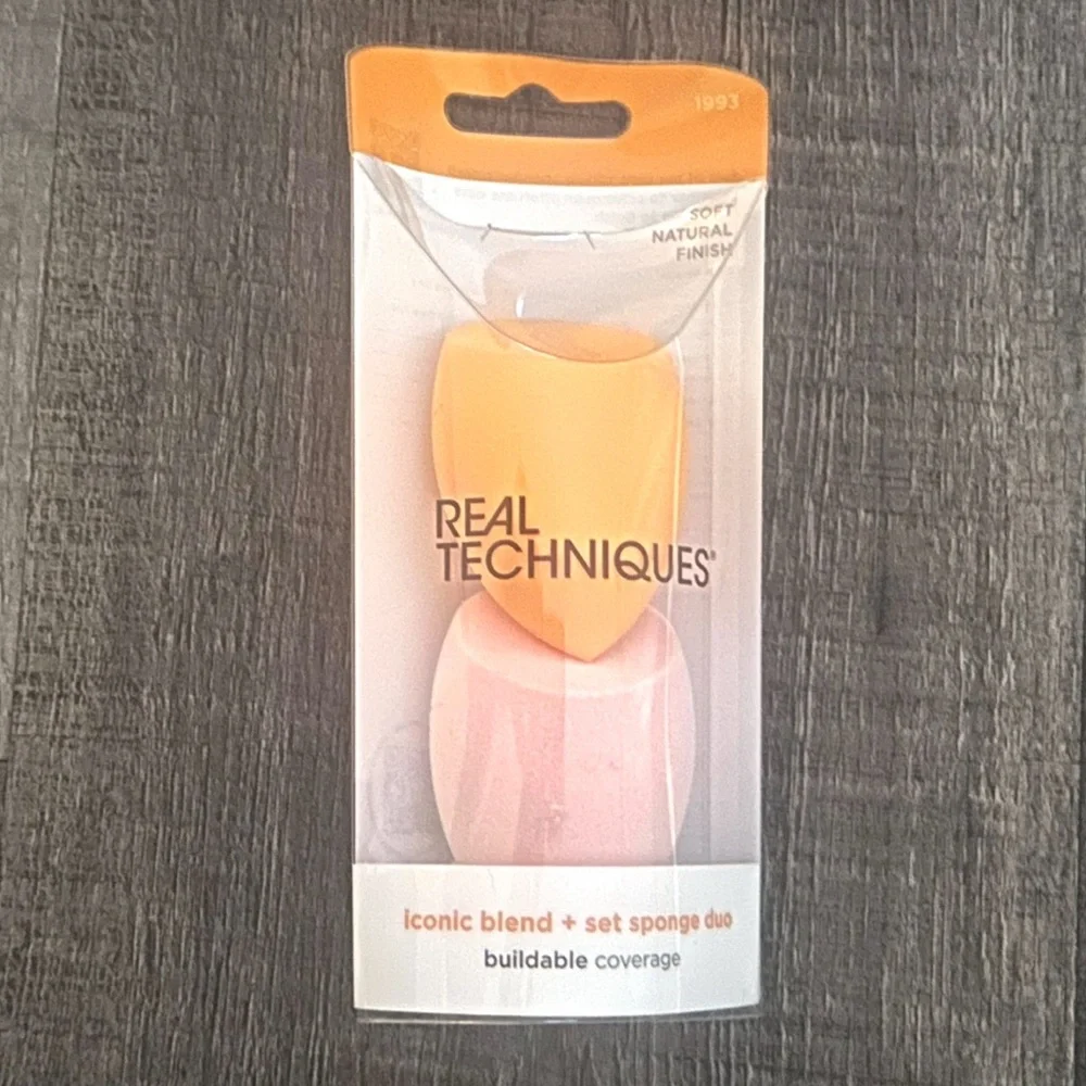 💞 New Real Techniques Iconic Blend & Set Miracle Makeup Sponge Duo
